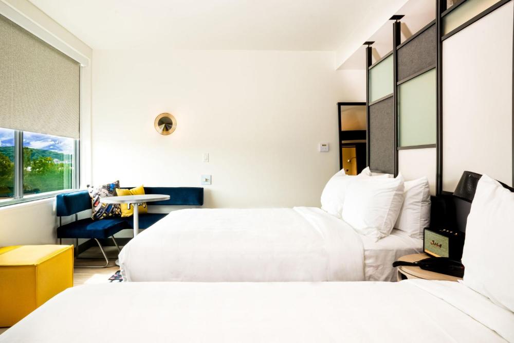 Aloft, Guest room, 2 Queen interior